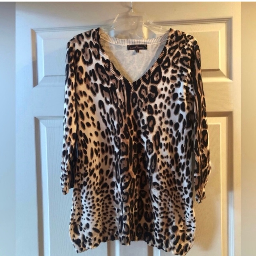 NWOT- animal print v-neck sweater  size XL- NEW